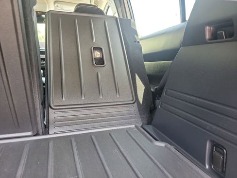 Used 2023 MAZDA CX-50 AWD 2.5 S w/ Premium Plus Pkg image 33