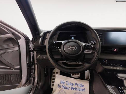 Used 2025 Hyundai Elantra Sport image 17