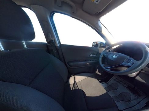 Used 2021 Honda HR-V LX image 26