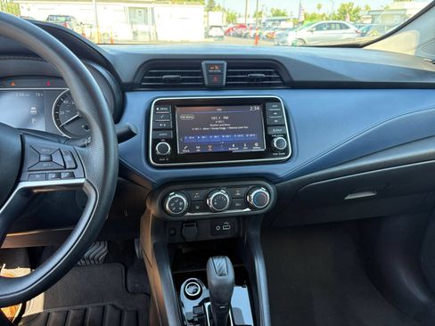 Used 2025 Nissan Versa SV FWD image 17