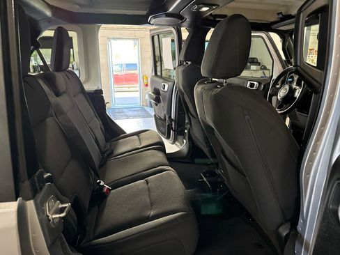 Used 2018 Jeep Wrangler Unlimited Sport S image 46