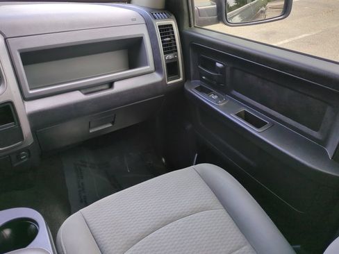 Used 2018 RAM 1500 Express w/ Express Value Package AWD/4WD image 17