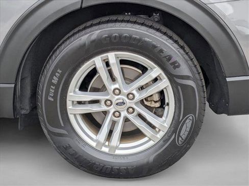 Used 2022 Ford Explorer XLT RWD image 25