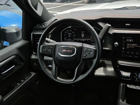 Used 2025 GMC Sierra 2500 AT4 AWD/4WD image 18