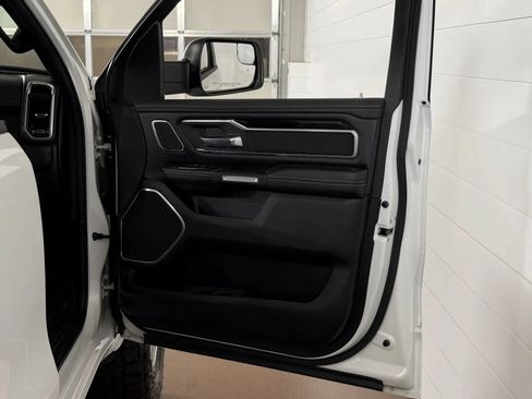 Used 2019 RAM 1500 Laramie AWD/4WD image 44
