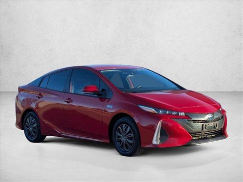 Certified 2021 Toyota Prius Prime LE image 3