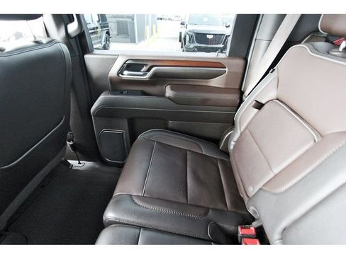 Used 2024 GMC Sierra 2500 Denali w/ Denali Reserve Package AWD/4WD image 12