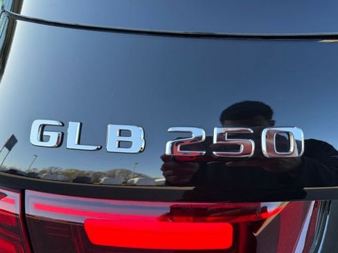 New 2026 Mercedes-Benz GLB 250 4MATIC image 8