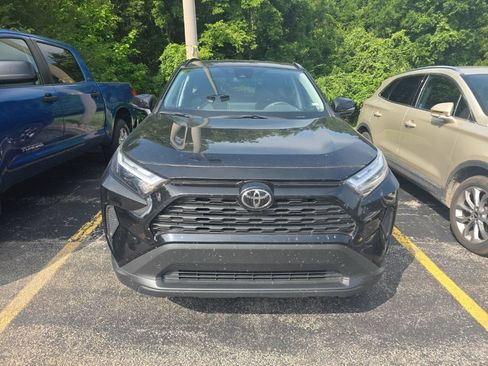 Used 2025 Toyota RAV4 XLE FWD image 2