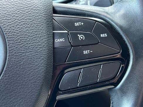 Used 2019 Jeep Cherokee Altitude image 29