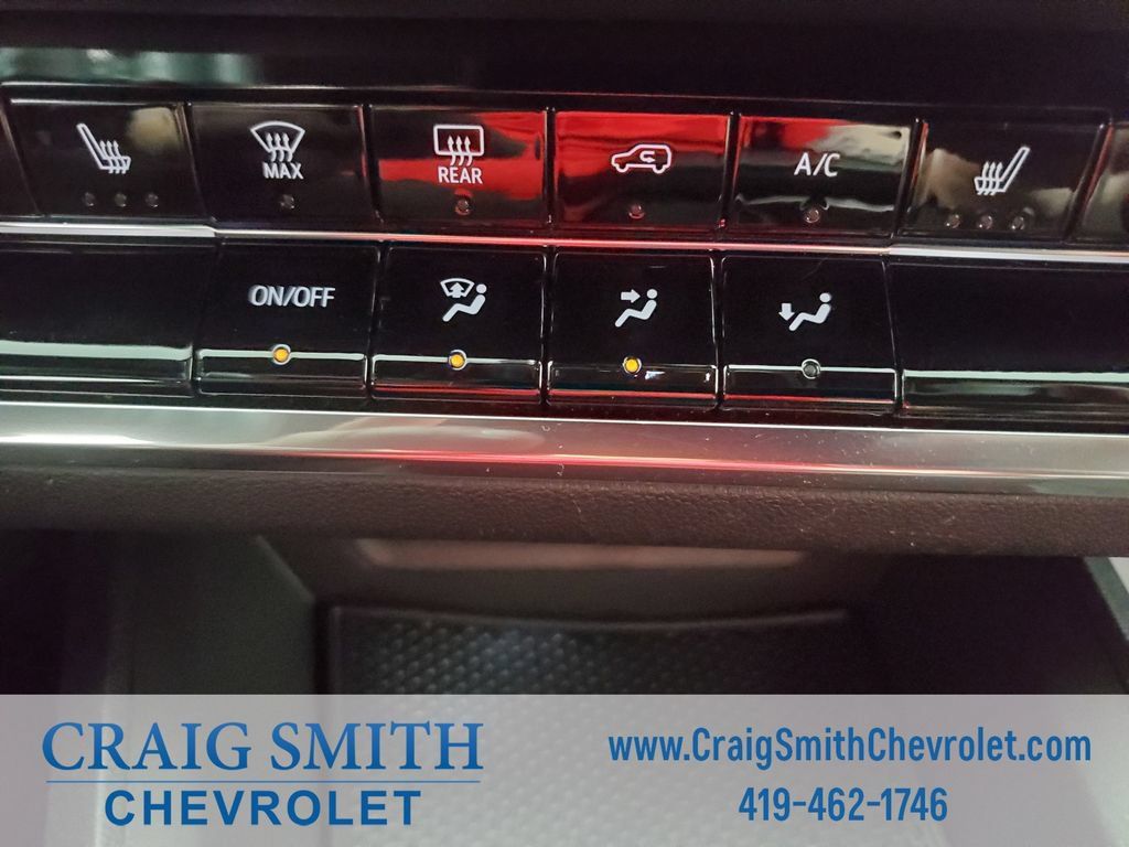 Used 2025 Chevrolet Equinox LT FWD image 27