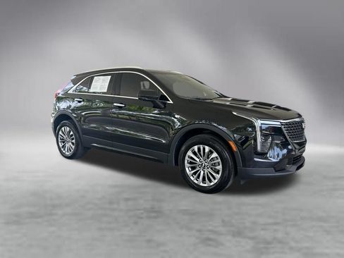 Used 2025 Cadillac XT4 Premium Luxury FWD image 2
