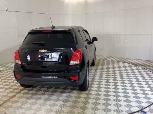 Used 2019 Chevrolet Trax LS w/ Tint and Cruise Package FWD image 2