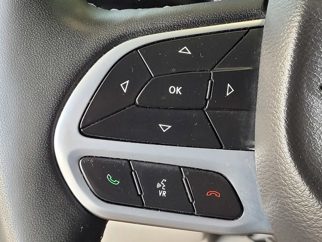 Used 2023 Chrysler Pacifica Touring-L FWD image 24
