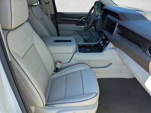 Used 2021 GMC Yukon Denali w/ Denali Premium Package image 26