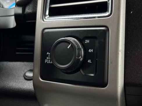 Used 2017 Ford F250 Lariat w/ FX4 Off-Road Package AWD/4WD image 39