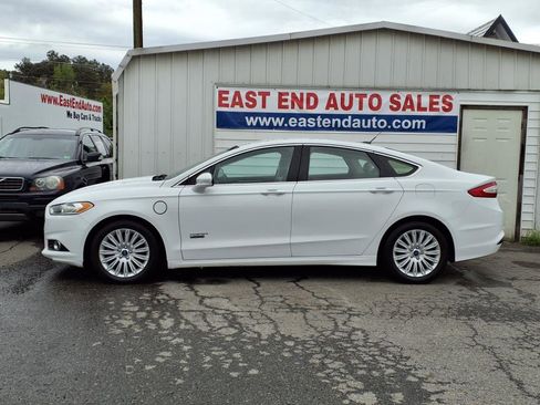 Used 2014 Ford Fusion Energi SE image 2