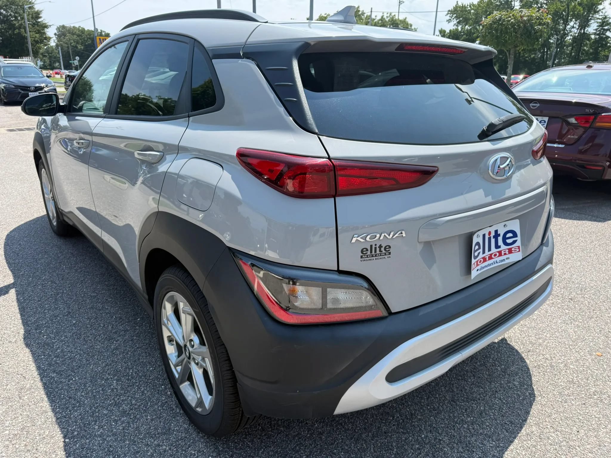 Used 2023 Hyundai Kona SEL w/ Cargo Package FWD image 5