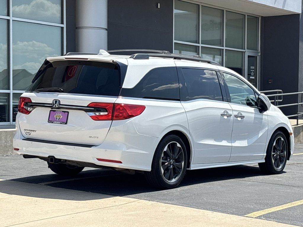 Used 2024 Honda Odyssey Elite image 3