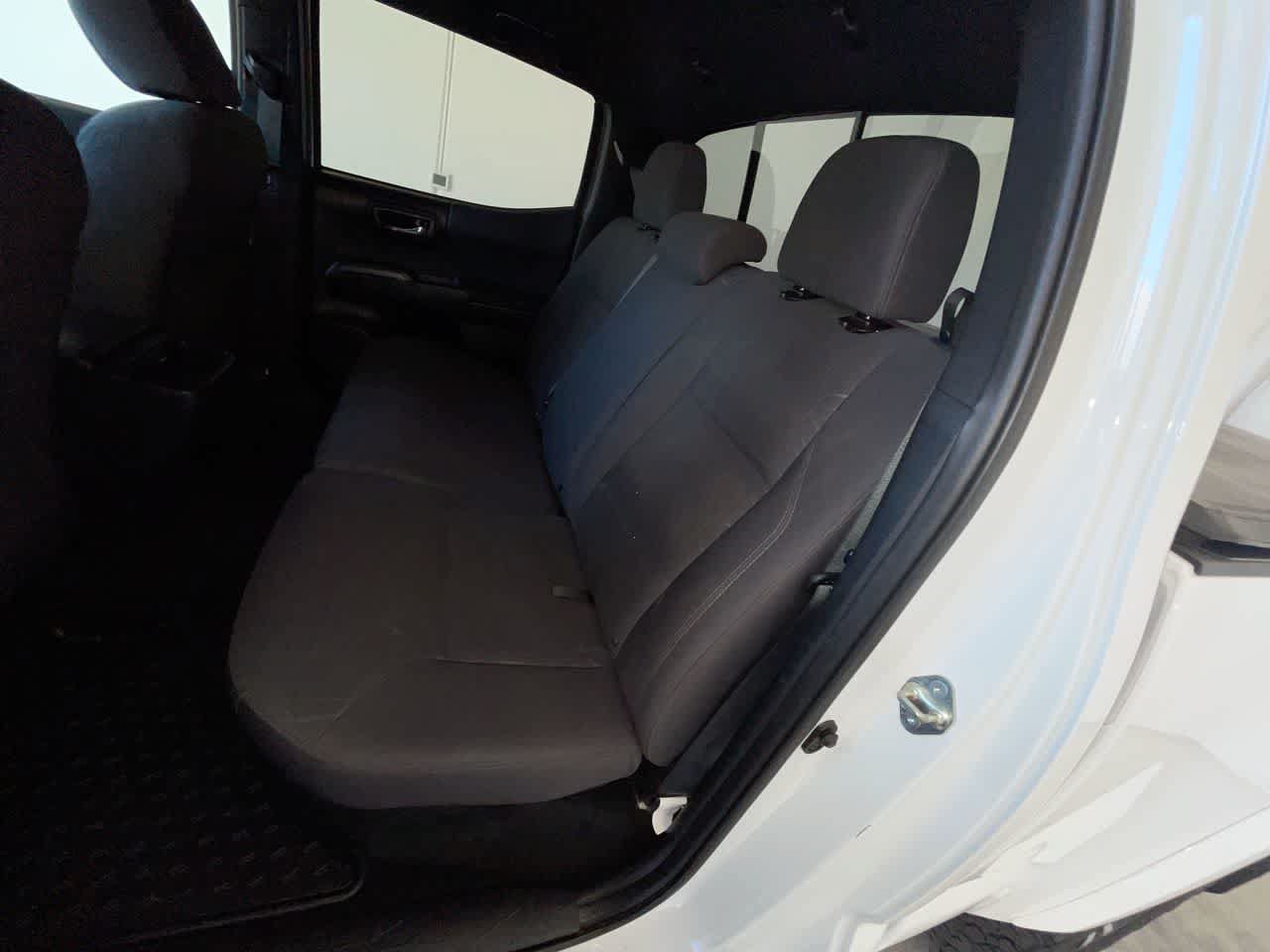 Used 2017 Toyota Tacoma TRD Sport AWD/4WD image 22