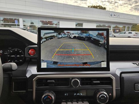 Used 2024 Toyota Tacoma TRD Sport image 30