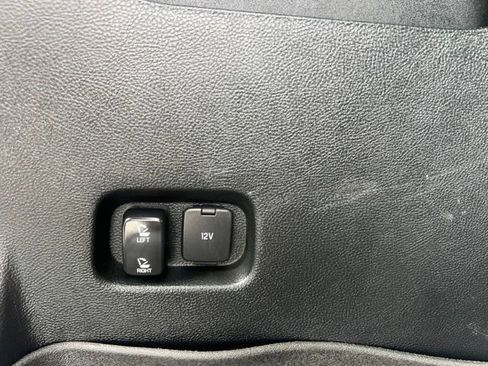 Used 2021 Ford Edge Titanium w/ Equipment Group 301A AWD/4WD image 17
