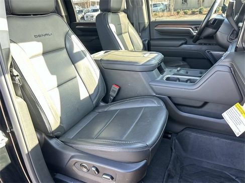 Used 2024 GMC Sierra 3500 Denali w/ Denali Reserve Package image 28