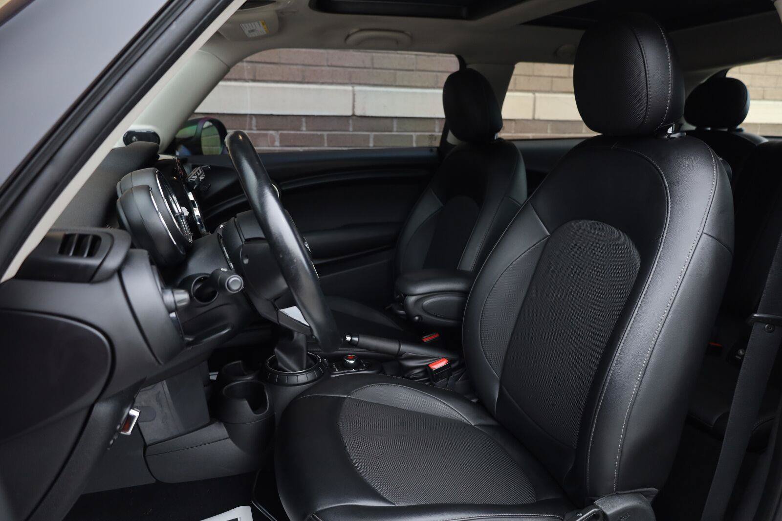 Used 2016 MINI Cooper 2-Door Hardtop FWD image 18