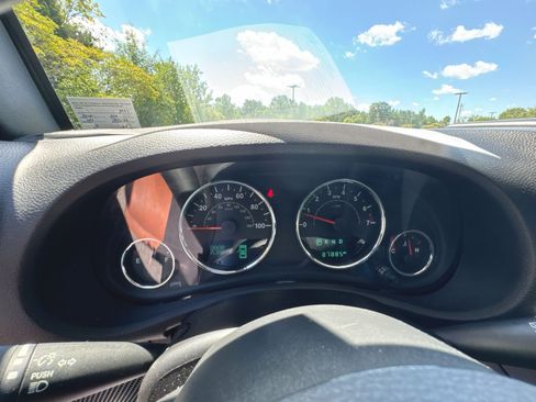 Used 2016 Jeep Wrangler Unlimited Sport AWD/4WD image 19