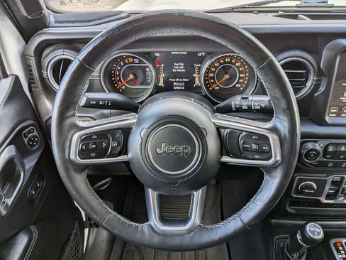 Used 2018 Jeep Wrangler Unlimited Sahara w/ Dual Top Group AWD/4WD image 18