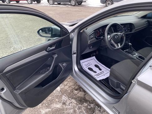 Used 2021 Volkswagen Jetta S image 9