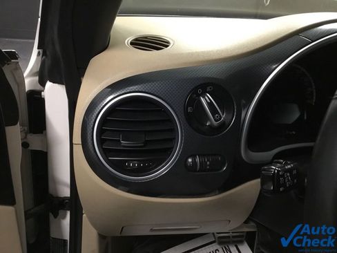 Used 2013 Volkswagen Beetle 2.0T image 31