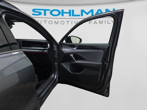 Used 2025 Volkswagen Tiguan SE R-Line AWD/4WD image 33