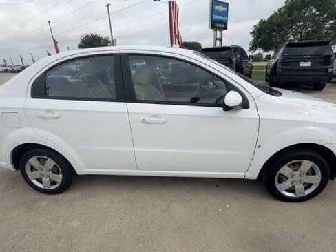 Used 2009 Chevrolet Aveo LT w/ Power and Convenience Package FWD image 9