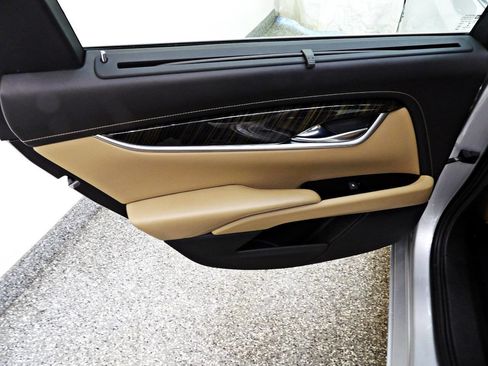 Used 2018 Cadillac XTS Platinum FWD image 9