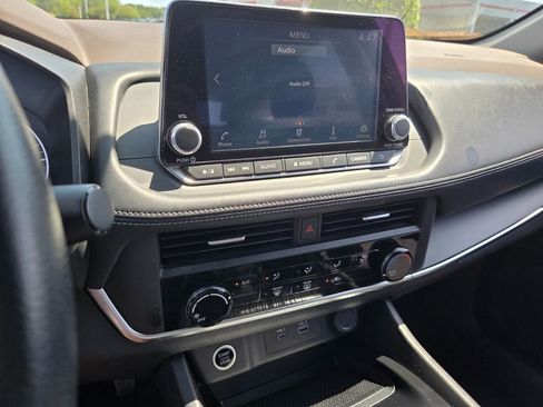 Used 2023 Nissan Rogue S FWD image 20