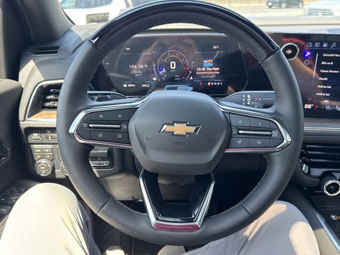 New 2026 Chevrolet Suburban High Country AWD/4WD image 17