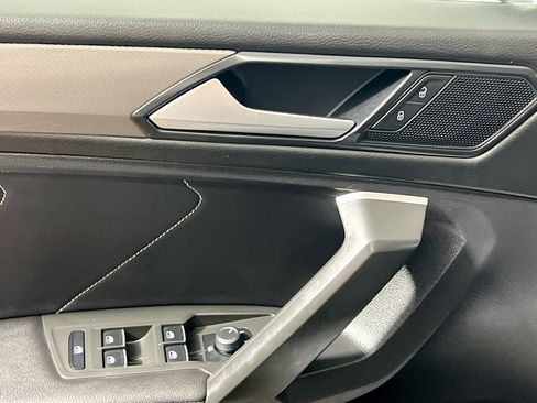 Used 2024 Volkswagen Tiguan SE image 16