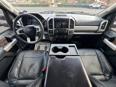 Used 2018 Ford F350 Lariat w/ Camper Package AWD/4WD image 19