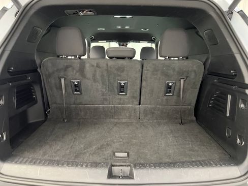 Used 2024 Chevrolet Traverse LT FWD image 42