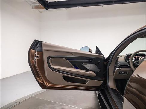 New 2026 Aston Martin Vanquish image 23