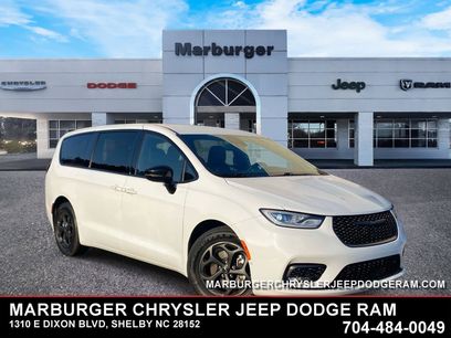 Used 2024 Chrysler Pacifica Limited