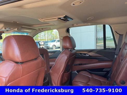 Used 2019 Cadillac Escalade Premium Luxury RWD image 27