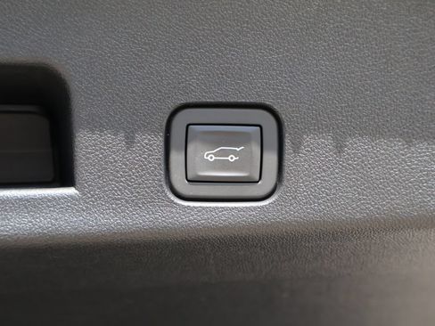 Used 2026 Chevrolet Traverse Z71 w/ Driver Confidence Package AWD/4WD image 18