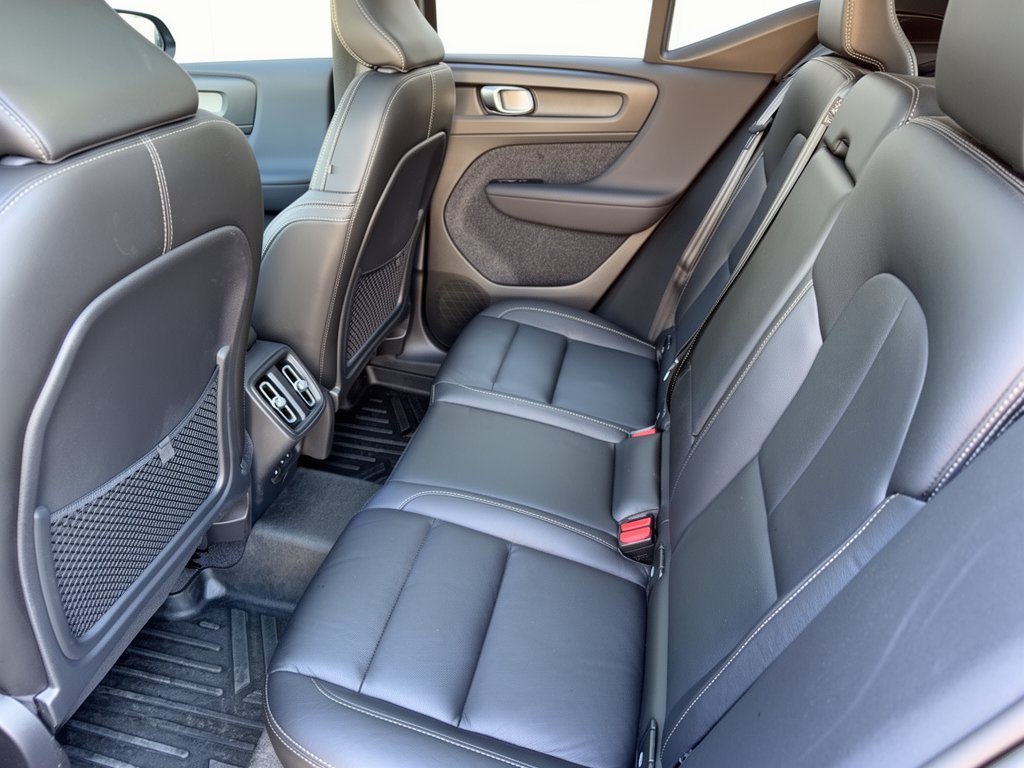 Used 2023 Volvo XC40 B5 Plus w/ Driver Assist Package AWD/4WD image 25