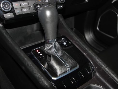 Used 2022 Jeep Compass Latitude FWD image 16