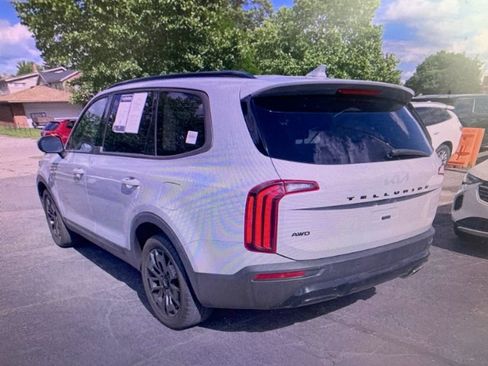 Used 2022 Kia Telluride EX w/ EX Premium Package AWD/4WD image 2
