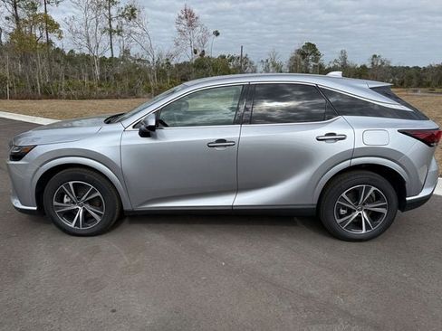Used 2025 Lexus RX 350 FWD w/ Technology Package image 2