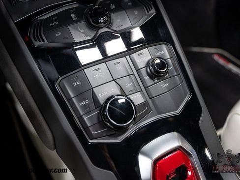 Used 2016 Lamborghini Huracan LP 610-4 image 24