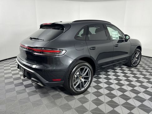 Certified 2025 Porsche Macan image 9